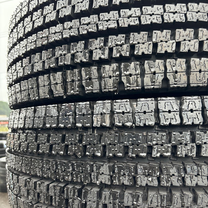 再生タイヤ245/70R19.5 中古 ほぼ新品 8本セット:100000円