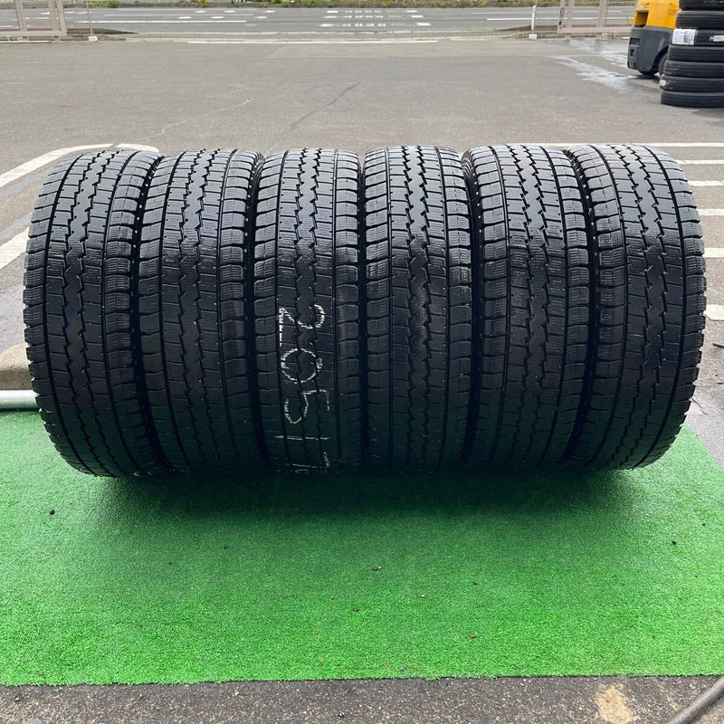 205/70R16 DUNLOP, LT03 中古スタッドレス　激安美品　　6本セット：24500円