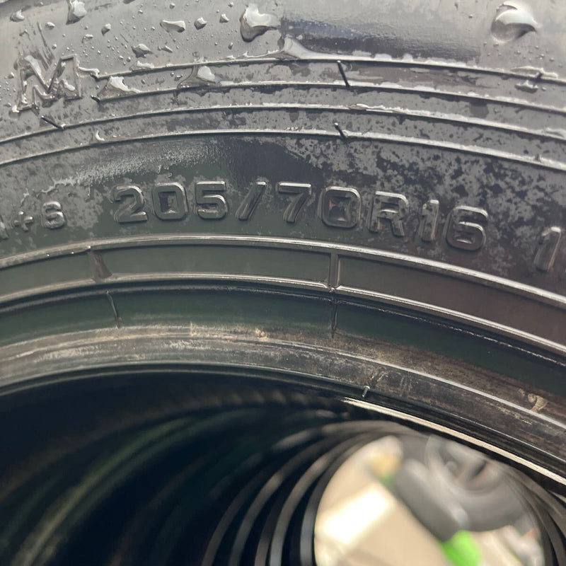 205/70R16 DUNLOP, LT03 中古スタッドレス　激安美品　　6本セット：24500円