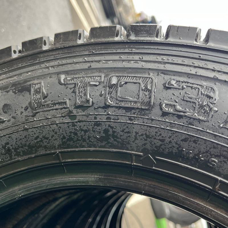 205/70R16 DUNLOP, LT03 中古スタッドレス　激安美品　　6本セット：24500円