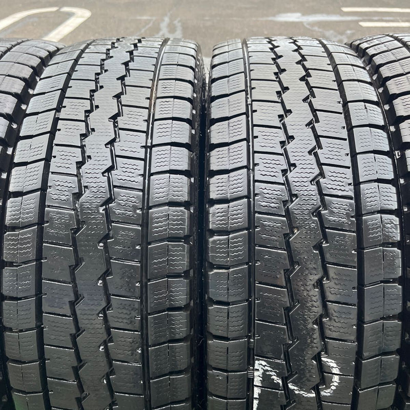 205/70R16 DUNLOP, LT03 中古スタッドレス　激安美品　　6本セット：24500円