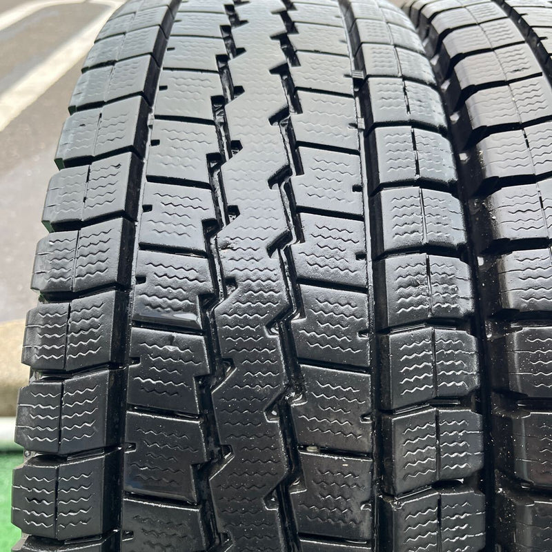 205/70R16 DUNLOP, LT03 中古スタッドレス　激安美品　　6本セット：24500円