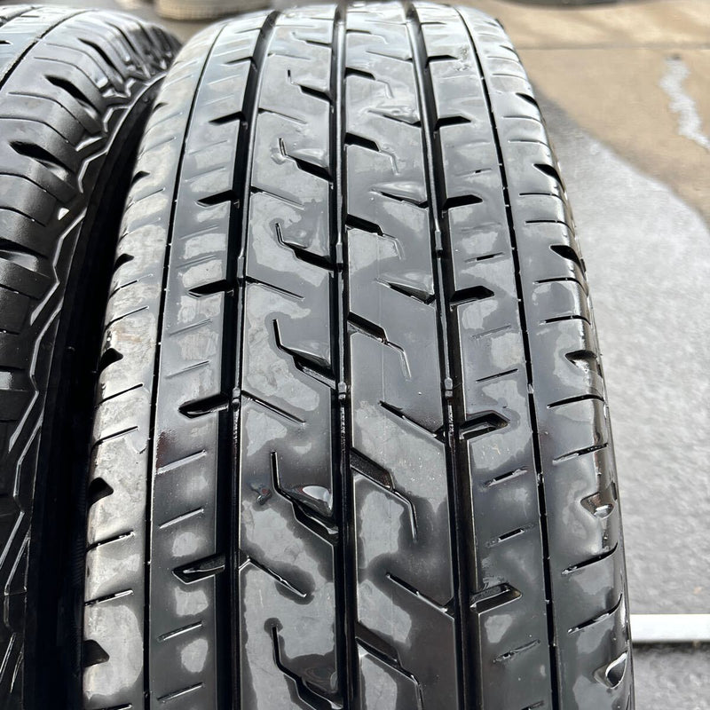 195/80R15 107/105LT BRIDGESTONE,　中古スタッドレス　激安美品　2本セット：8000円