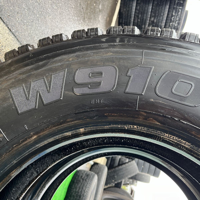 275/80R22.5 BRIDGESTONE, W910 中古スタッドレス　激安美品　2本セット：29000円