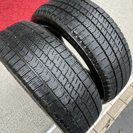 中古スタッドレスタイヤ VRX2 215/60R16 4本セット ブリヂストン