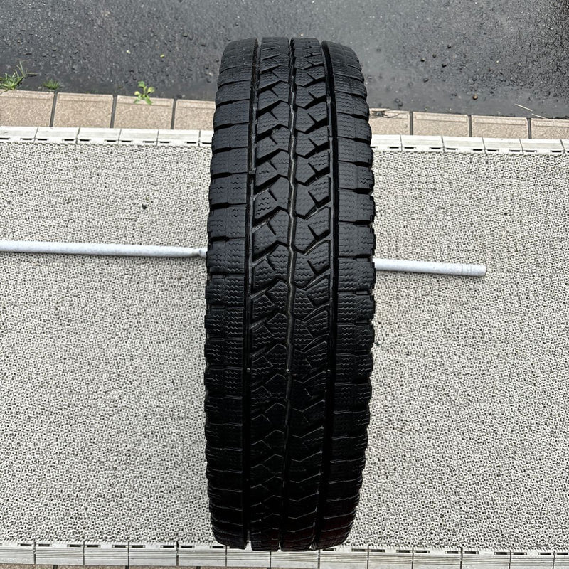 ブリヂストン 205/80R17.5 W979年式古め中古冬タイヤ １本:4500円