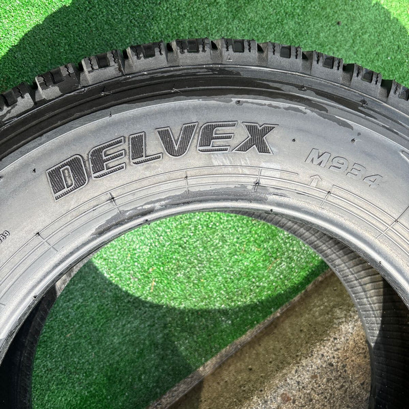 215/65R15 LT TOYO DELVEX M934 2019年製 ほぼ新品　スタッドレス　1本:6500円