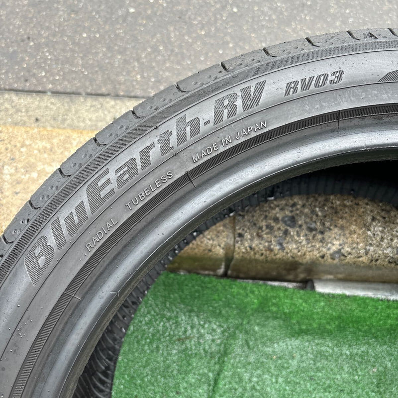 225/45R18 YOKOHAMA RV-03 中古夏タイヤ　2本セット:10000円