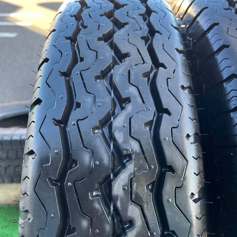 205/85R16 DUNLOP, LT5 中古バリ溝　激安美品　　2本セット：12000円