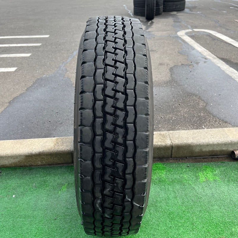 9R19.5 14PR TOYO, M614 中古ミックス　激安美品　　1本：8000円