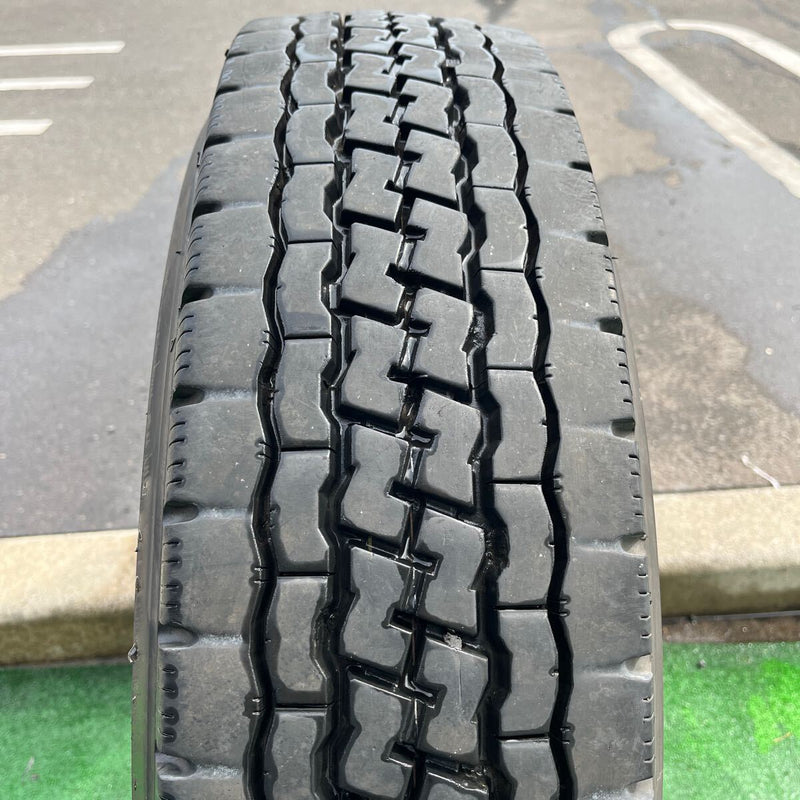 9R19.5 14PR TOYO, M614 中古ミックス　激安美品　　1本：8000円