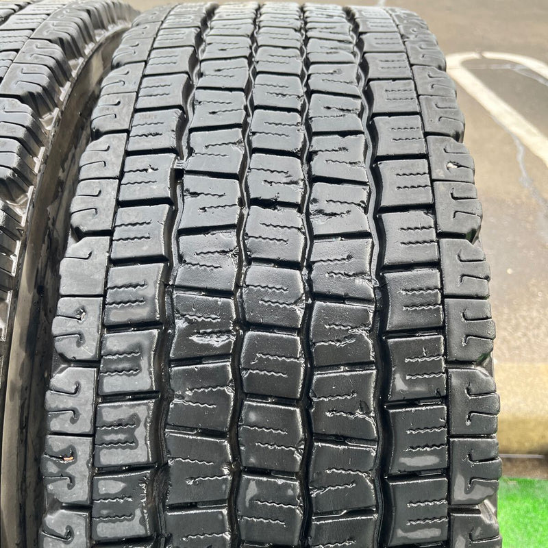 245/70R19.5 DUNLOP, SP081 中古　激安美品　　2本セット：19000円