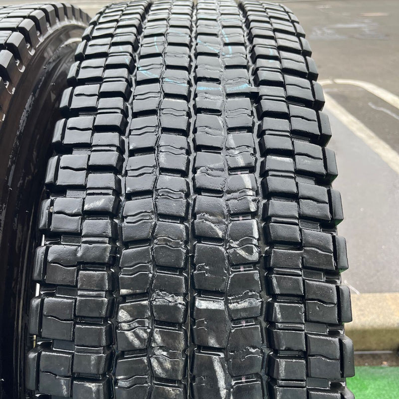 11R22.5 DUNLOP, SP001 中古　激安美品　2本セット：24000円