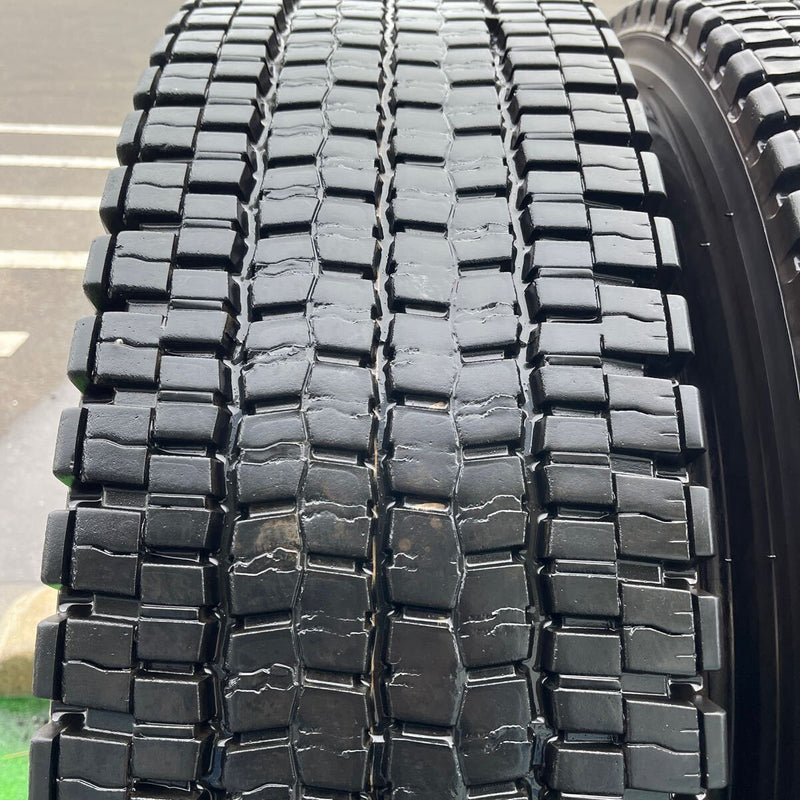 11R22.5 DUNLOP, SP001 中古　激安美品　2本セット：24000円