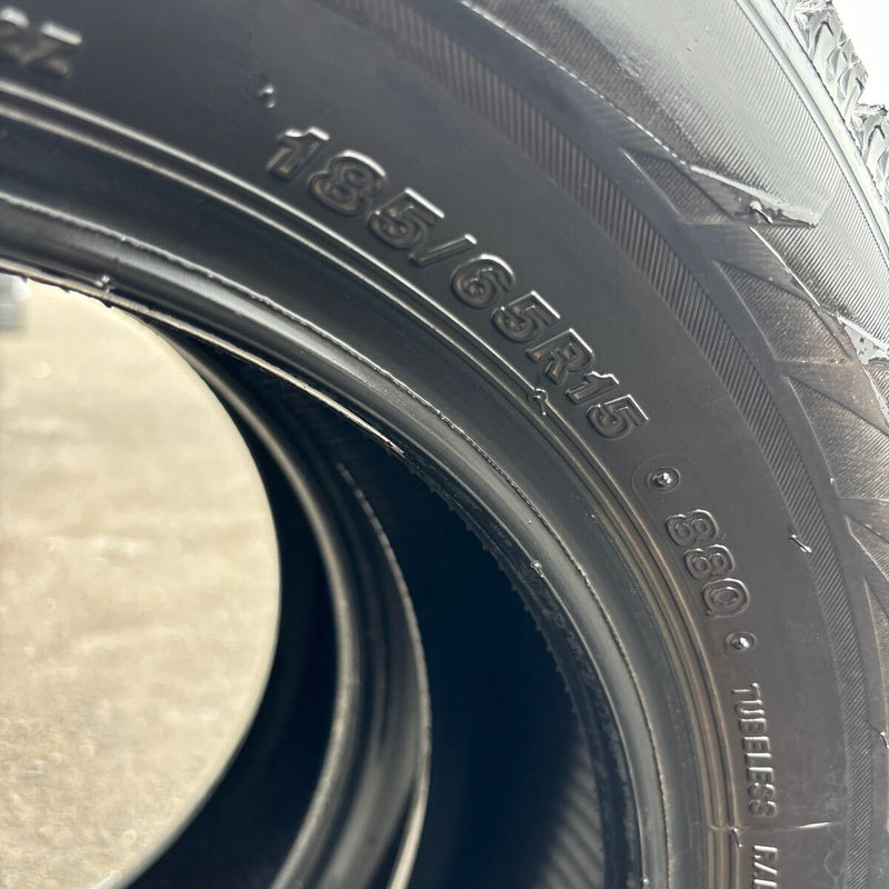 BRIDGESTONE 185/65R15 VRX2 中古冬タイヤ 2本:8000円