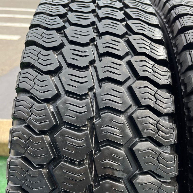 205/70R17.5 グッドイヤー　中古スタッドレス　激安美品　　2本セット：8500円