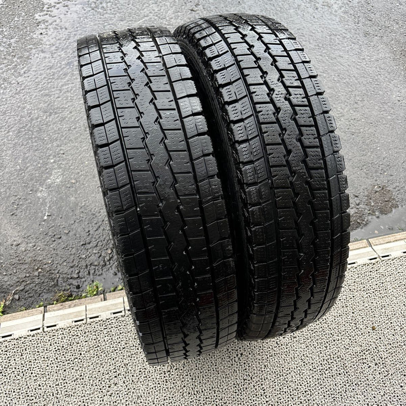 ダンロップ 185/80R14LT 中古スタッドレスタイヤ 2本:9000円