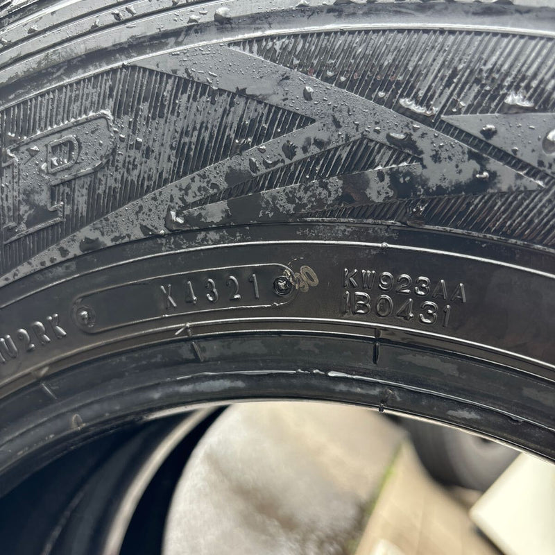 ダンロップ 185/80R14LT 中古スタッドレスタイヤ 2本:9000円