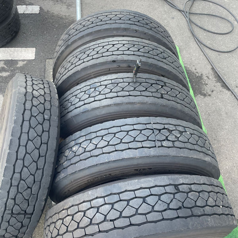 225/80R17.5 ブリヂストン　中古再生ミクスタイヤ　激安美品　　2023年製　6本セット：27500円