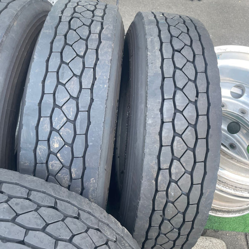 225/80R17.5 ブリヂストン　中古再生ミクスタイヤ　激安美品　　2023年製　6本セット：27500円