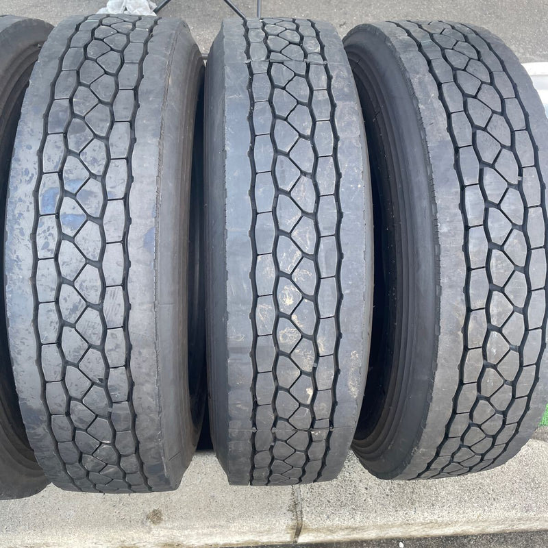 225/80R17.5 ブリヂストン　中古再生ミクスタイヤ　激安美品　　2023年 6本セット：29000円