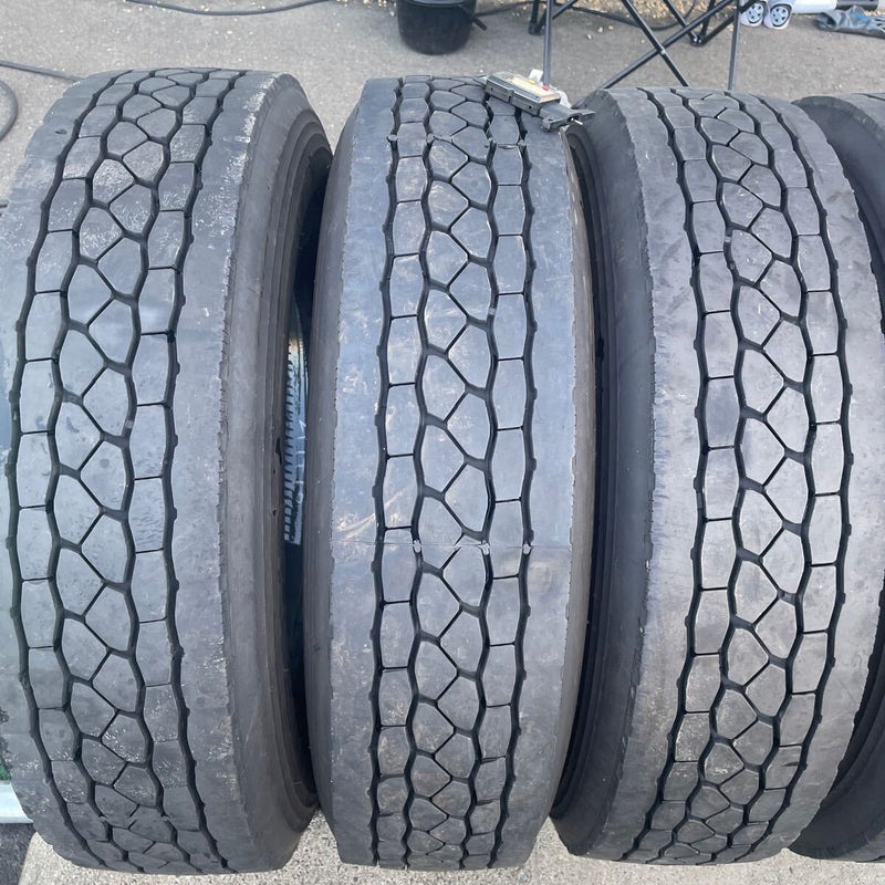 225/80R17.5 ブリヂストン　中古再生ミクスタイヤ　激安美品　　2023年 6本セット：27000円