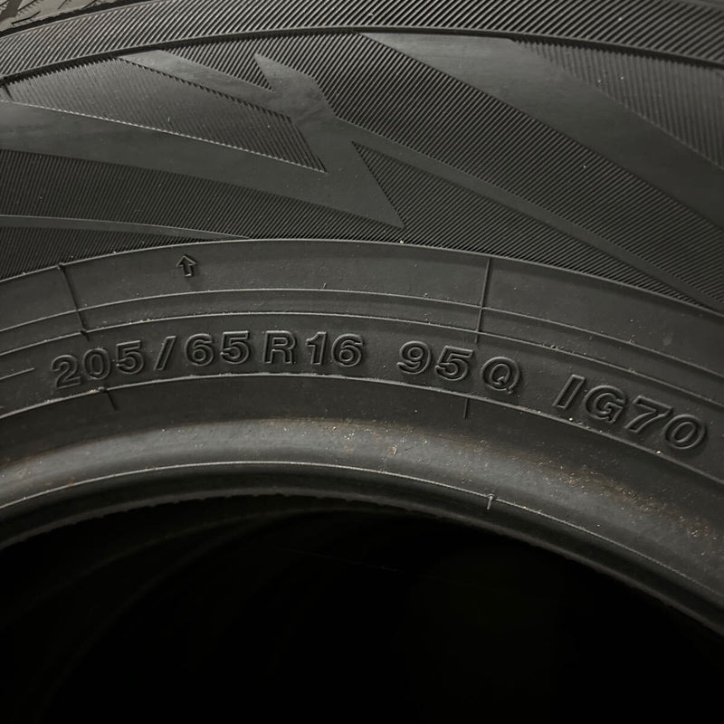 在庫処分！　205/65R16 スタッドレスタイヤ　未使用品　2021年製　4本セット:36000円