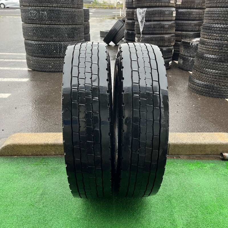 225/80R17.5 DUNLOP, SP680 中古ミックス　激安美品　　2本セット：11000円