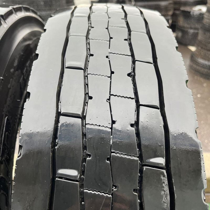 225/80R17.5 DUNLOP, SP680 中古ミックス　激安美品　　2本セット：11000円