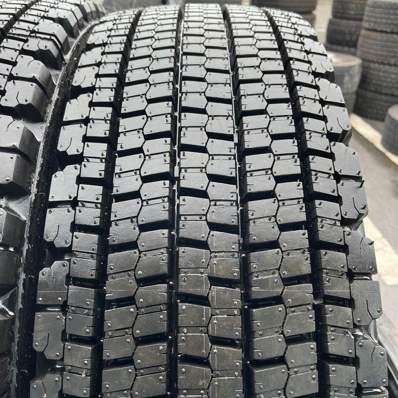 275/80R22.5 再生　中古スタッドレス　W900　イボ付　激安美品　　4本セット：80000円