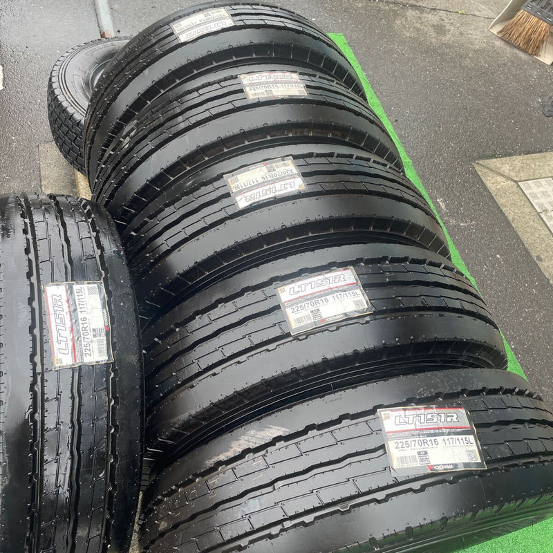 225/70R16 ヨコハマ　中古地山　　激安美品　　6本セット：35500円