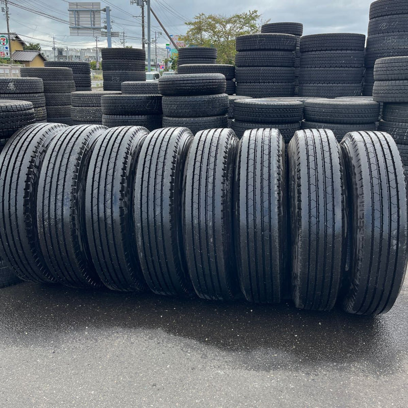 11R22.5 BRIDGESTONE, R173 中古タテ溝　バリ溝　激安美品　　8本セット：160000円