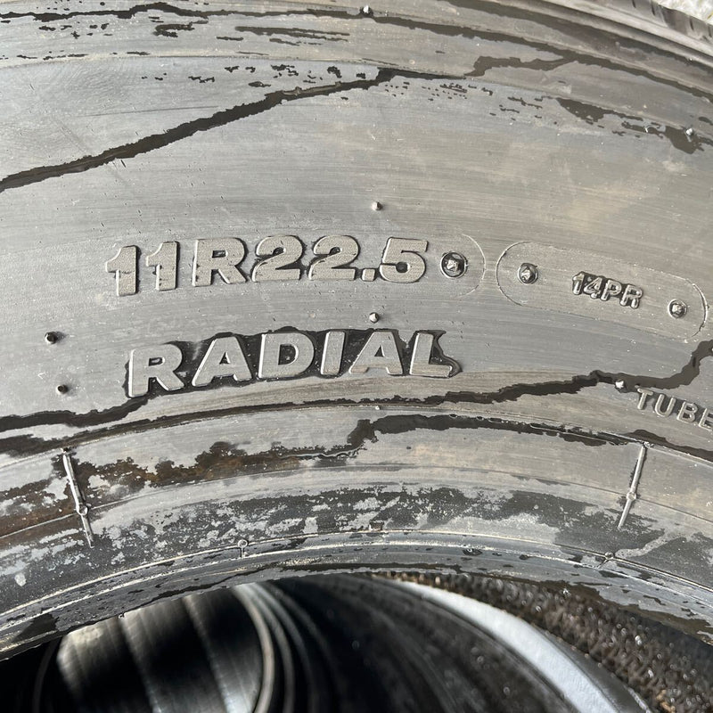 11R22.5 BRIDGESTONE, R173 中古タテ溝　バリ溝　激安美品　　8本セット：160000円