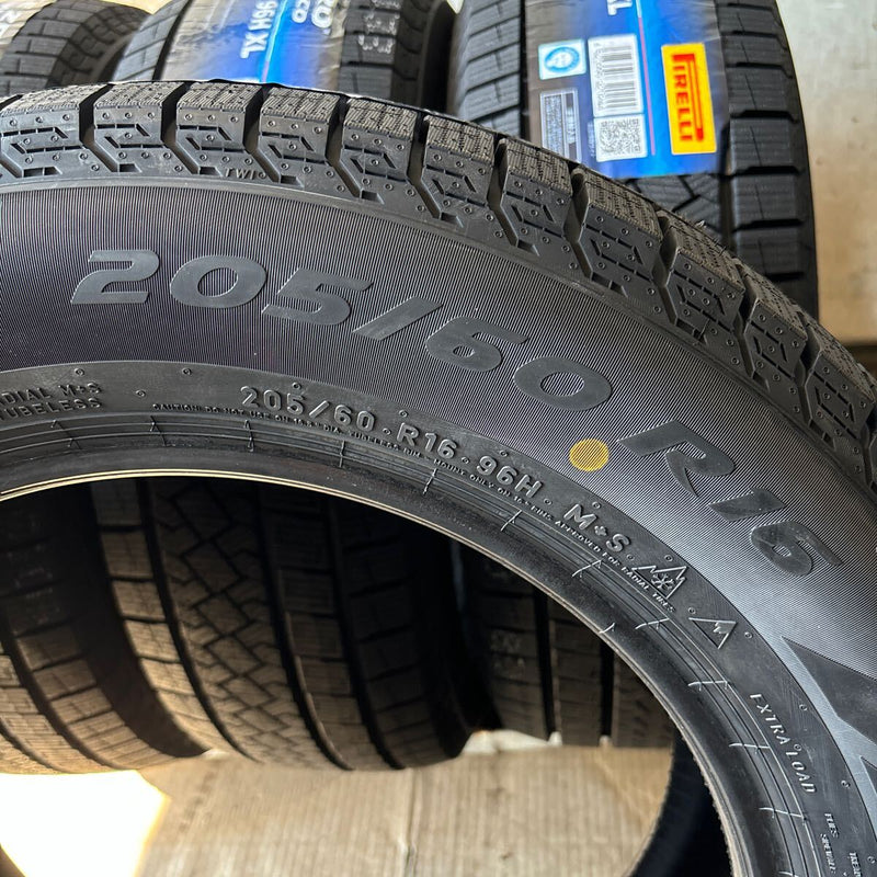 205/60R16 ピレリ　ICE ZERO スタッドレス新品　4本:65000円 未使用