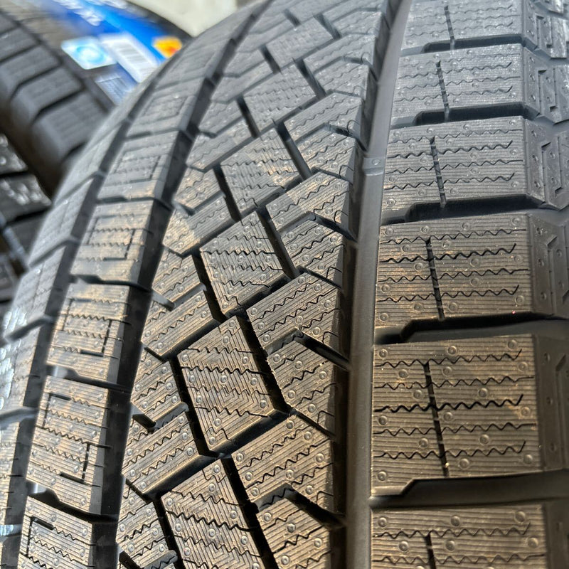 205/60R16 PIRELLI　ICE ZERO 2024年製　新品　4本セット:64500円 未使用