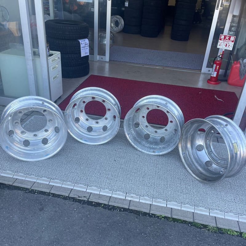 アルコア　アルミホイール　19.5×6.75の8穴(245/70R19.5或いは、265/70R19.5などに使う)激安美品　4本セット：68000円