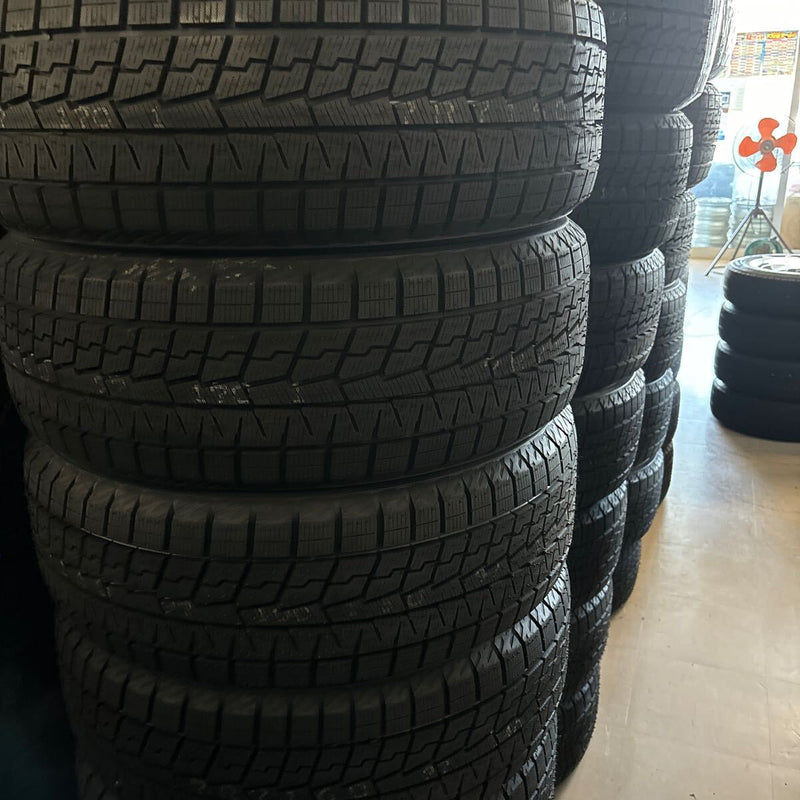 在庫処分品！　205/55R17 スタッドレス 未使用 2021年製 4本セット:70000円 未使用