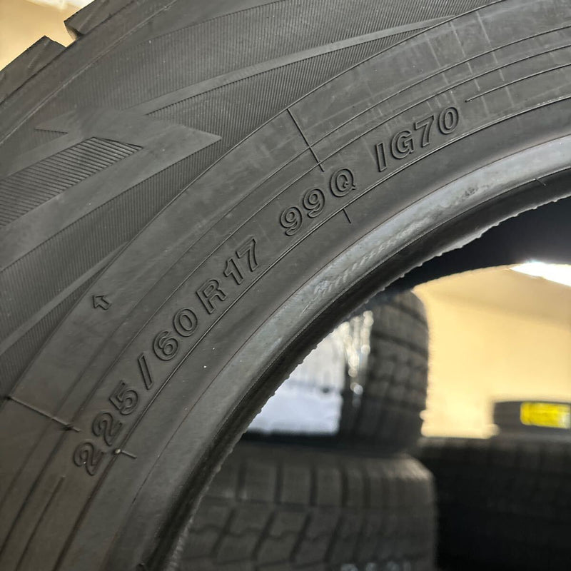 在庫処分！ 225/60R17 未使用スタッドレスタイヤ 4本セット:65000円 未使用