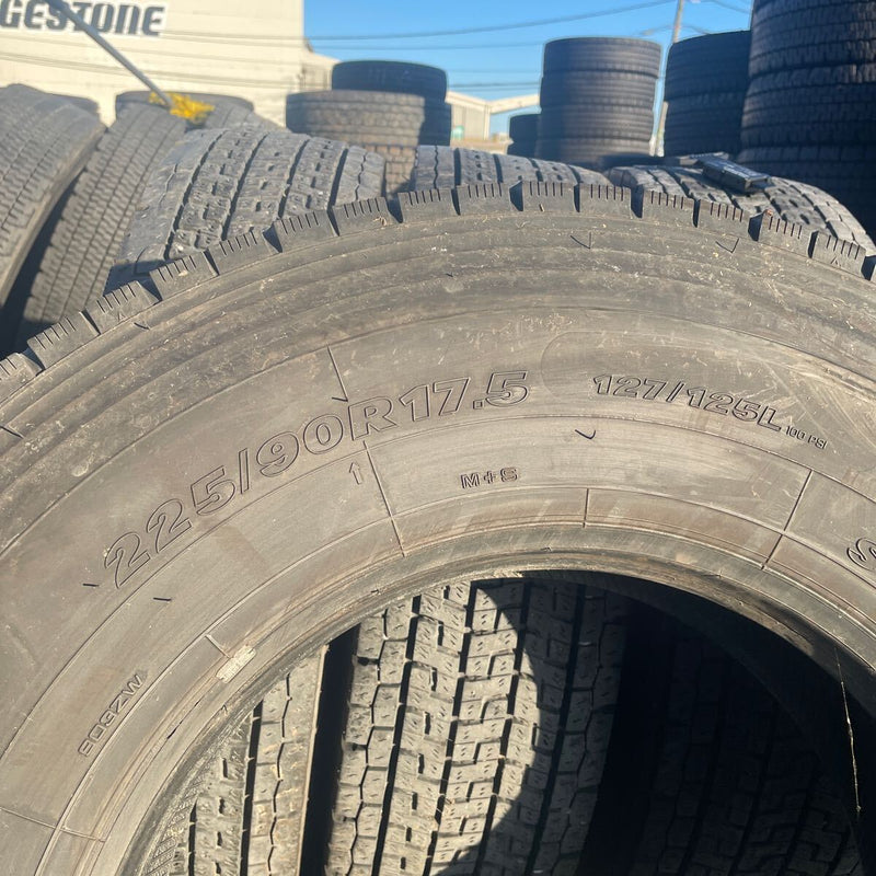 225/90R 17.5 LT　ヨコハマ　激安美品　　4本セット：22000円