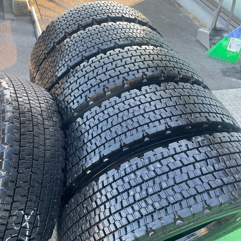 225/80R17.5 BRIDGESTONE, スタッドレス再生中古　　　激安美品　　6本セット：24000円