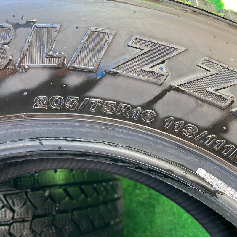 205/75R16 BRIDGESTONE, W979 中古スタッドレス 　激安美品　　6本セット：25000円