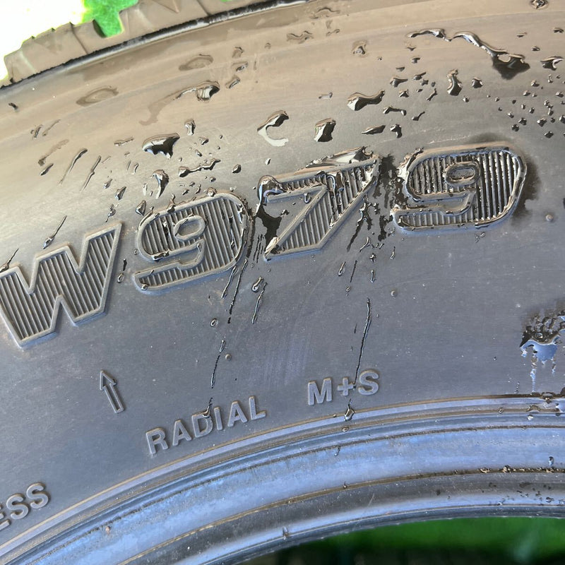 205/75R16 BRIDGESTONE, W979 中古スタッドレス 　激安美品　　6本セット：25000円