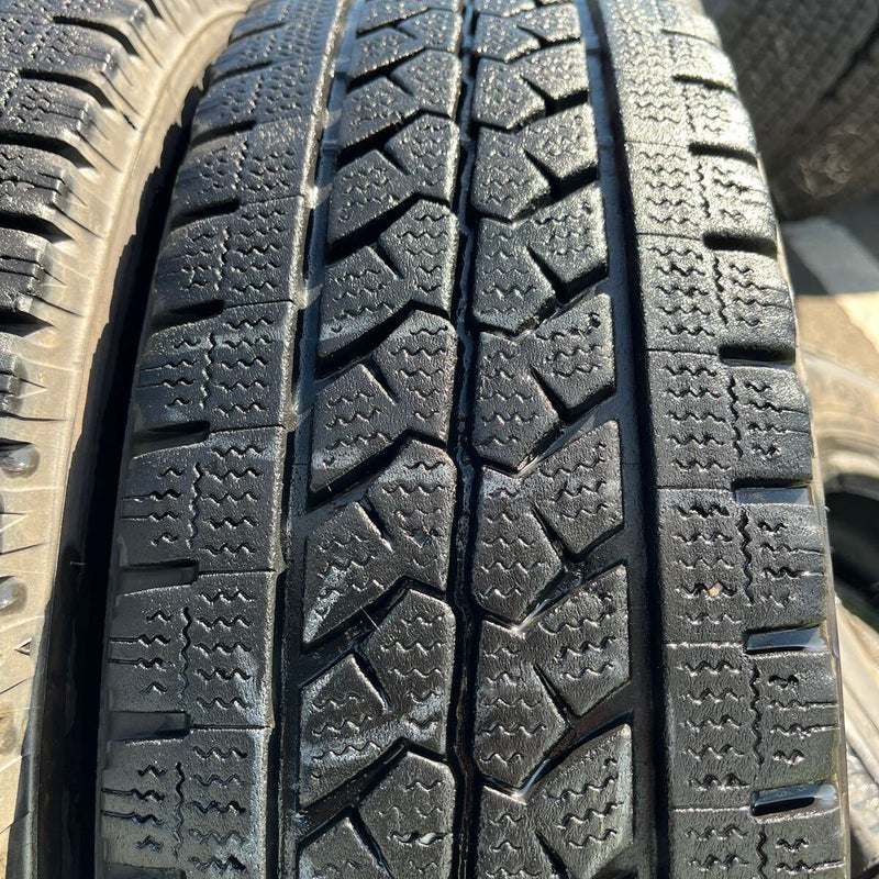 205/75R16 BRIDGESTONE, W979 中古スタッドレス 　激安美品　　6本セット：25000円