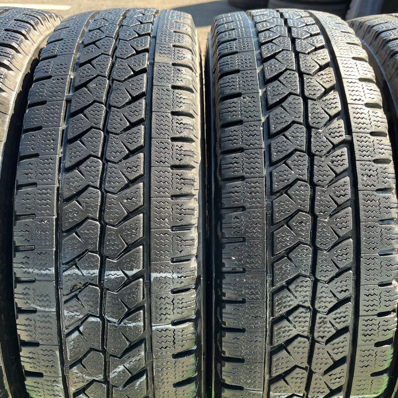 205/75R16 BRIDGESTONE, W979 中古スタッドレス 　激安美品　　6本セット：25000円