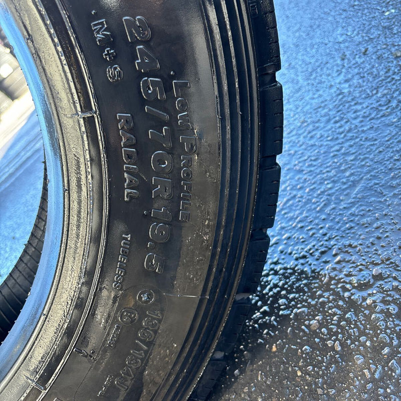 ブリヂストン 245/70R19.5 M800 中古タイヤ　1本:9500円