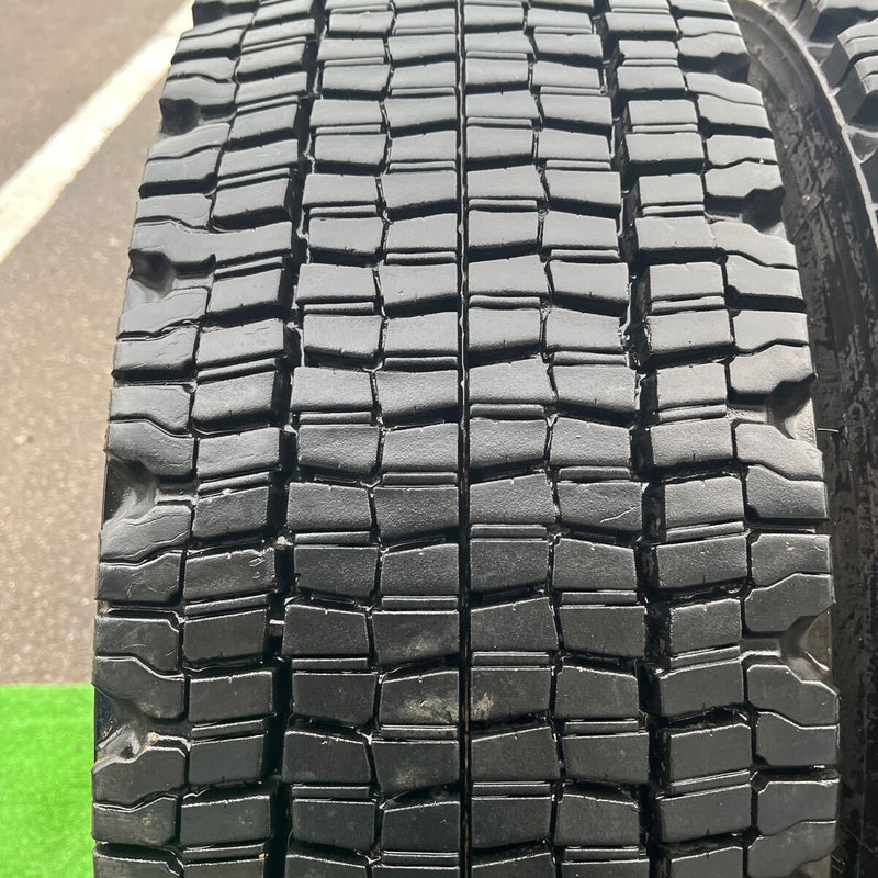 265/60R22.5 BRIDGESTONE, W970 中古スタッドレス　激安美品　　6本セット：57000円