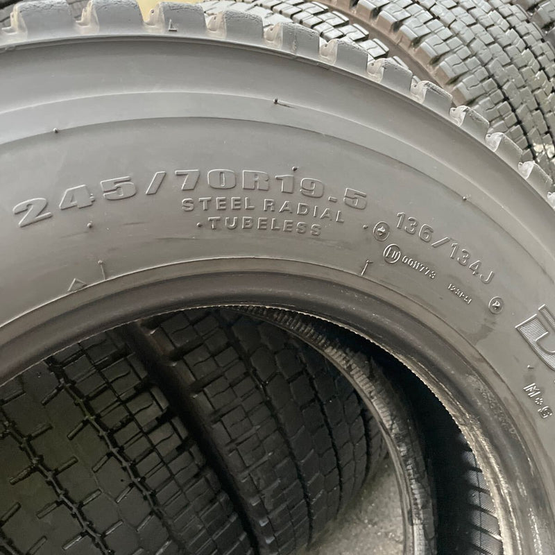 245/70R19.5 中古地山　スタッドレスタイヤ　ダンロップ　2020年UP 激安美品　8本セット：50000円(大河原店にある)