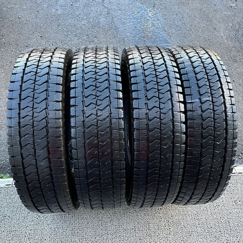 ブリヂストン 195/80R15LT VL10 中古冬タイヤ 4本セット:23000円