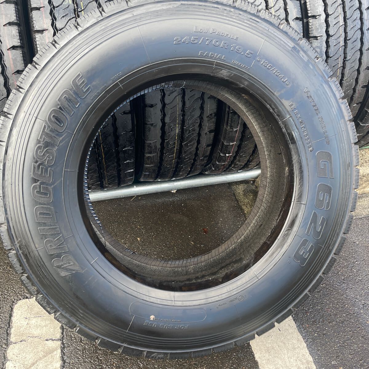 3404 ブリヂストン　245/70R19.5 新古1本 価格｜245/70R19.5 136/134 W900 ブリヂストン BRIDGESTONE