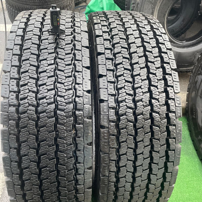 295/80R22.5 、中古地山　ヨコハマ　年式:2023年 2本セット:42000円